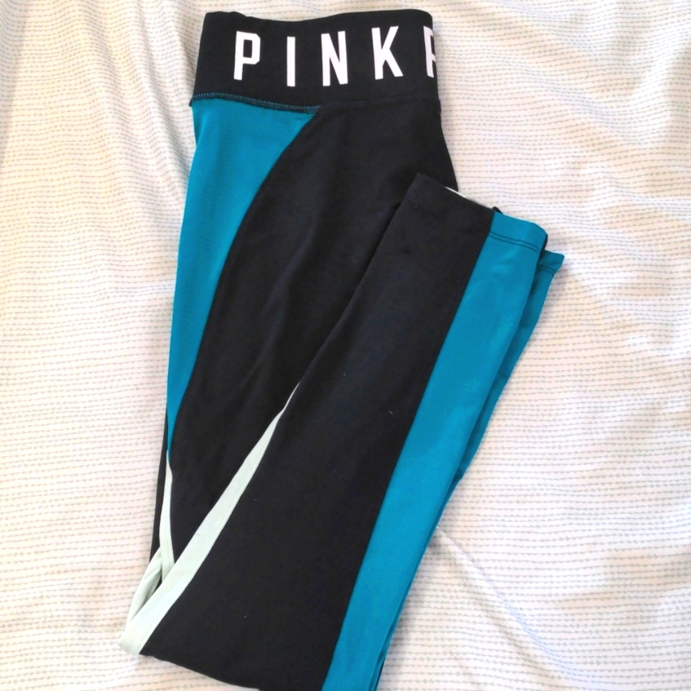 Victoria's Secret PINK leggings.
